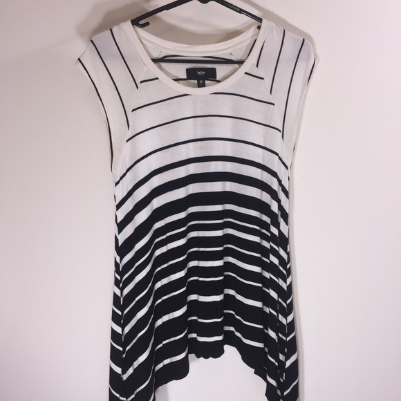 Tops - Black and White Stripped Short Sleeve Blouse